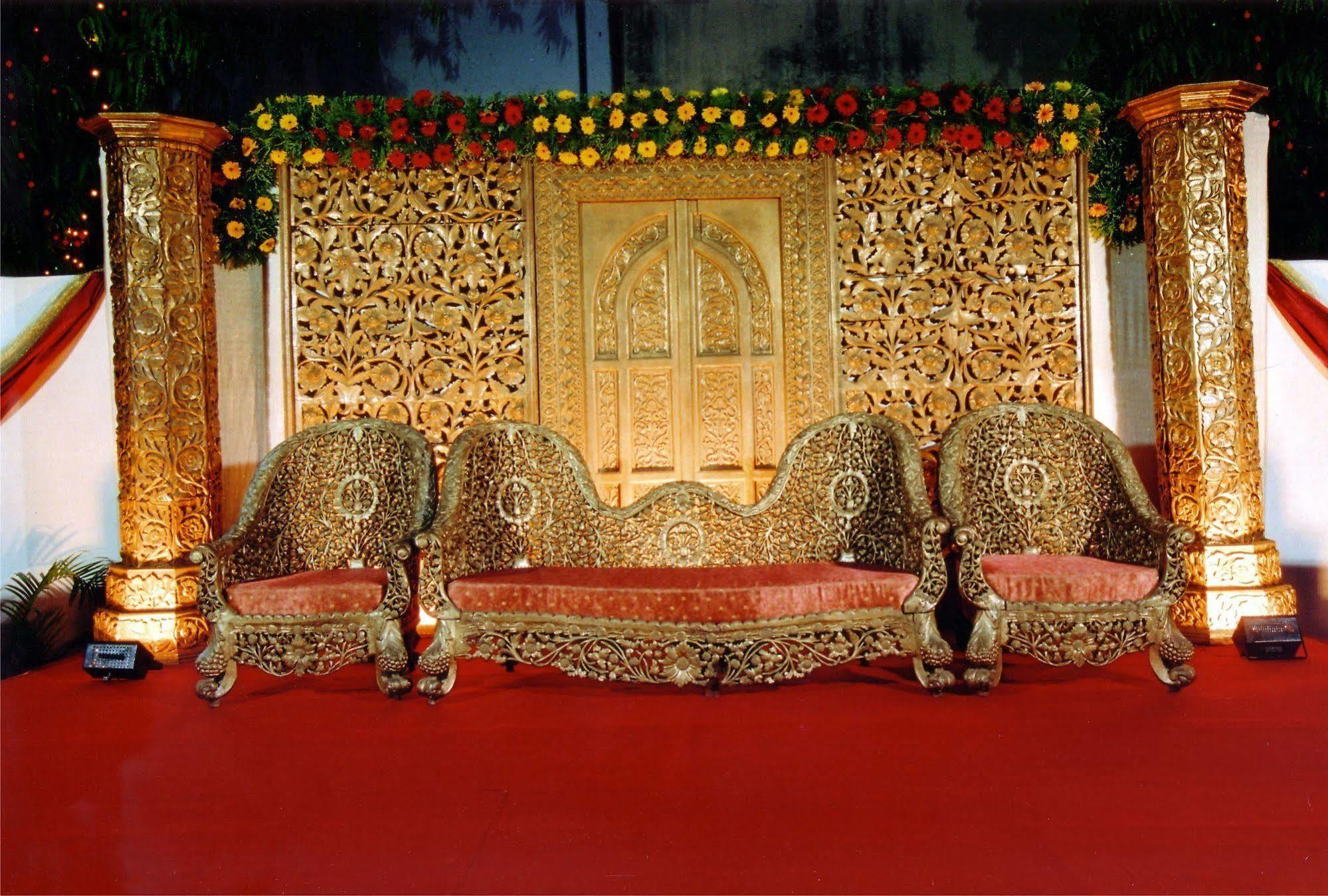 Hotel Express Towers Vadodara Esterno foto
